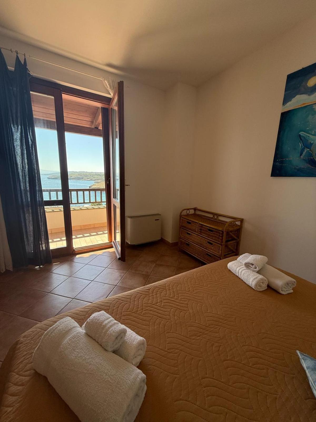 L'Ancora Blu Apartment Porto Torres Luaran gambar